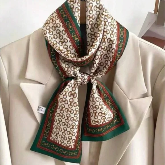 Green and Gold Patterned Scarf - Picture 3 of 8